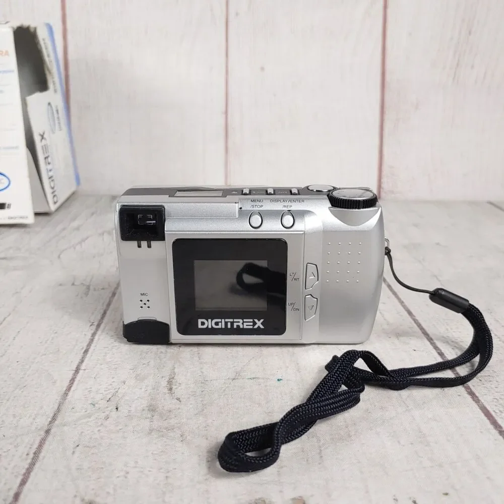 DIGITREX Model DSC-2100 - 2.1 MP Digital Camera w/ Box + Case - TESTED WORKING